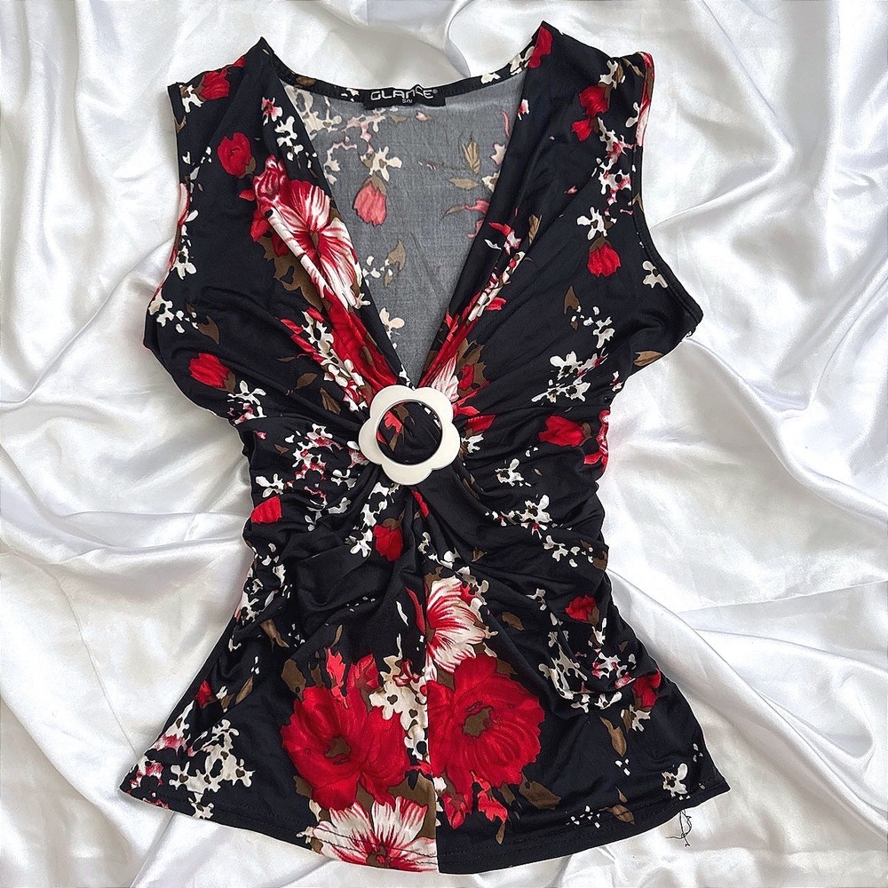 Glance Womens Floral V-Neck Ruched Sleeveless Top with Flower Ring Detail Black